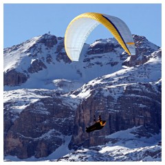 Parapendio sulle Dolomiti