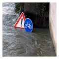 Spedisci la cartolina "Pista ciclabile o rafting lungo il Tevere"