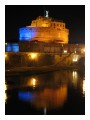 Spedisci la cartolina "Castel Sant'Angelo riflesso in notturna"