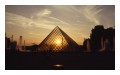 Spedisci la cartolina "Tramonto sulle piramidi del Louvre"