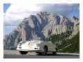 Spedisci la cartolina "In Porsche sui passi dolomitici"