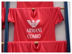 Armani comio